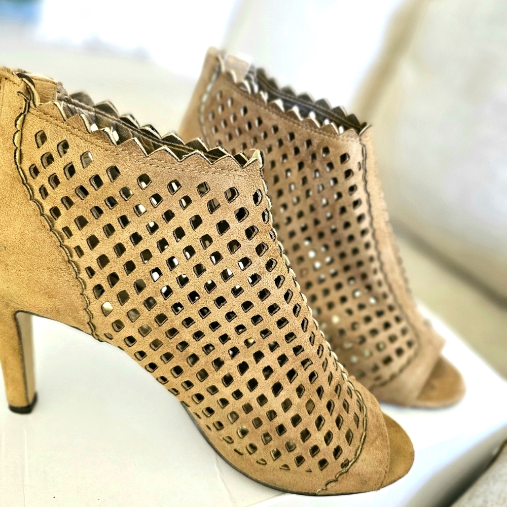 Sandy Tandy Booties